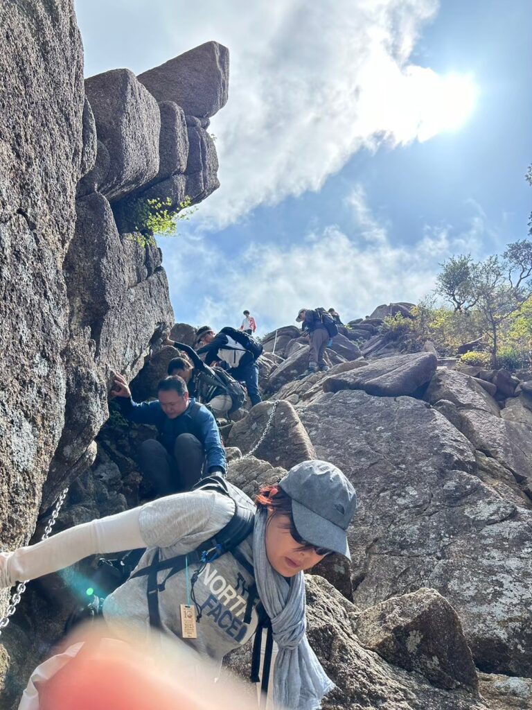 御在所岳の中登山道口